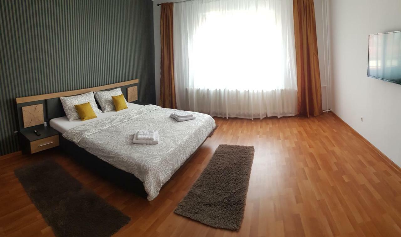 Premium Central Apartment Oradea Luaran gambar