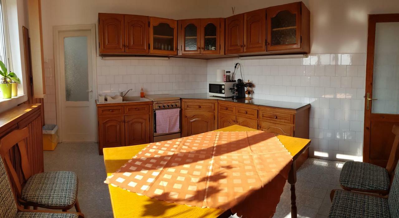 Premium Central Apartment Oradea Luaran gambar